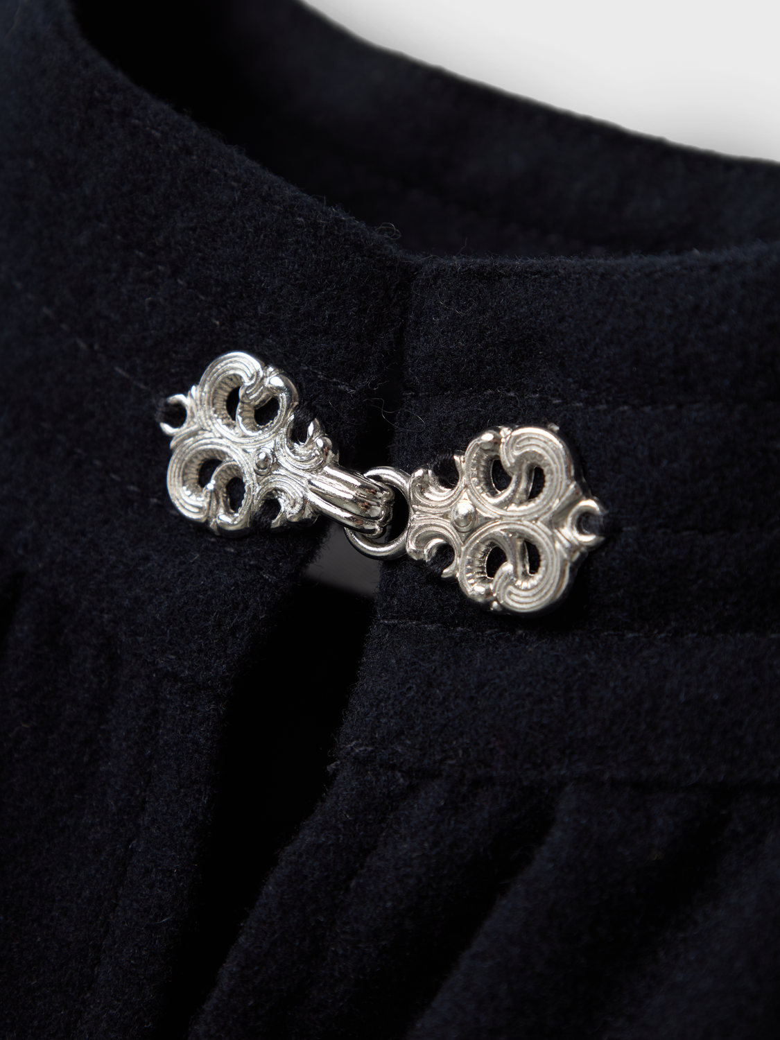 model_shot-front_full